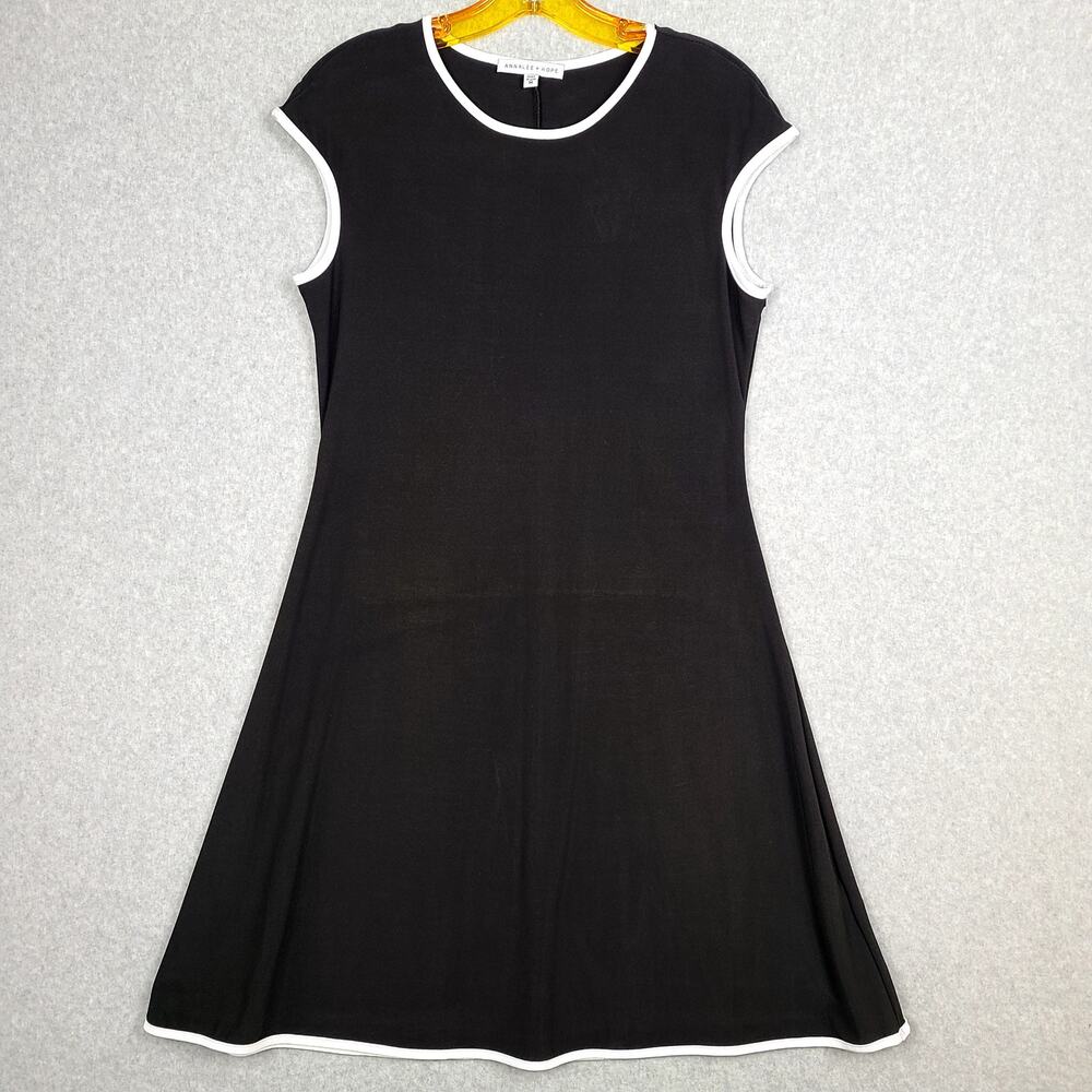Annalee + Hope Sophisticated Classic Little Black Dress w/ White Piping MEDIUM